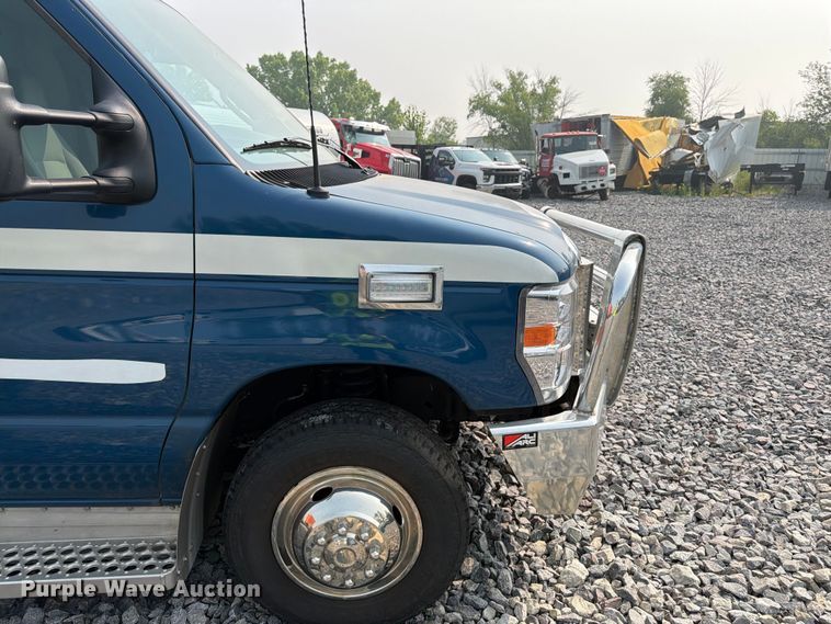 image for item YA4008 2025 Ford E450 ambulance