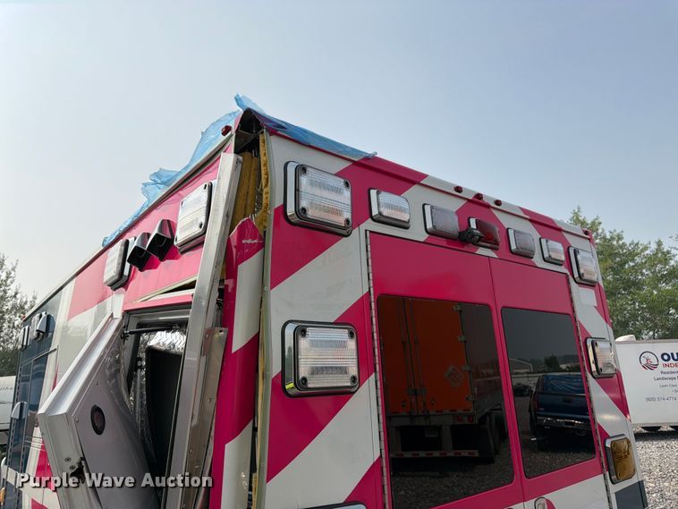 image for item YA4008 2025 Ford E450 ambulance