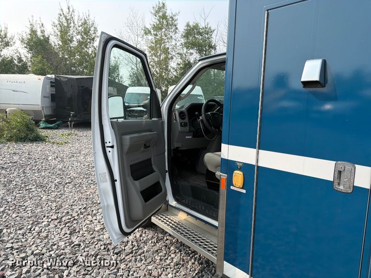 image for item YA4008 2025 Ford E450 ambulance