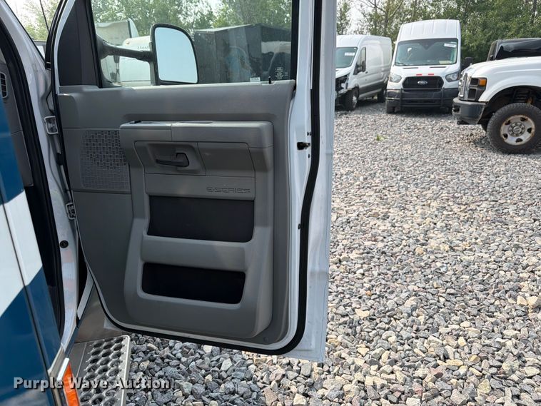 image for item YA4008 2025 Ford E450 ambulance