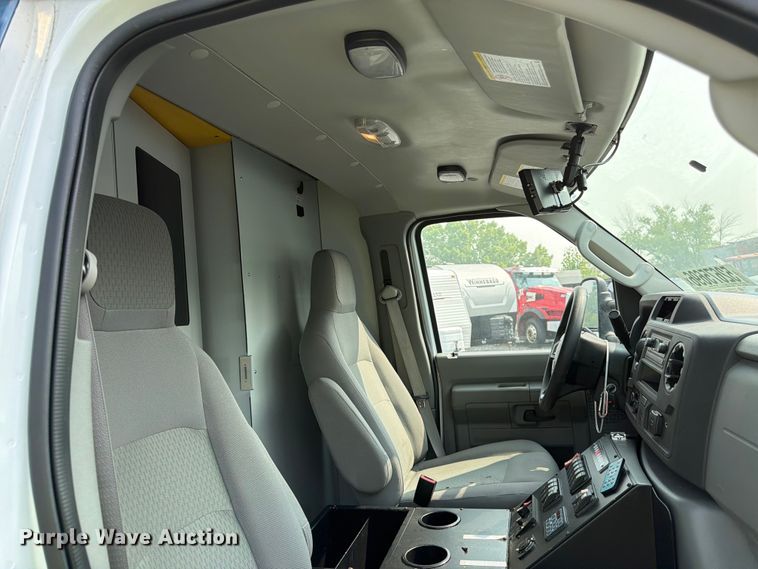 image for item YA4008 2025 Ford E450 ambulance