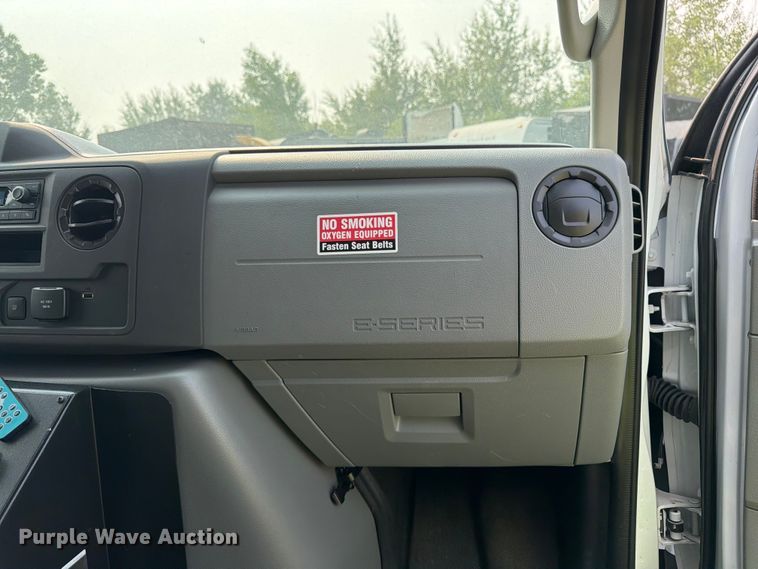 image for item YA4008 2025 Ford E450 ambulance