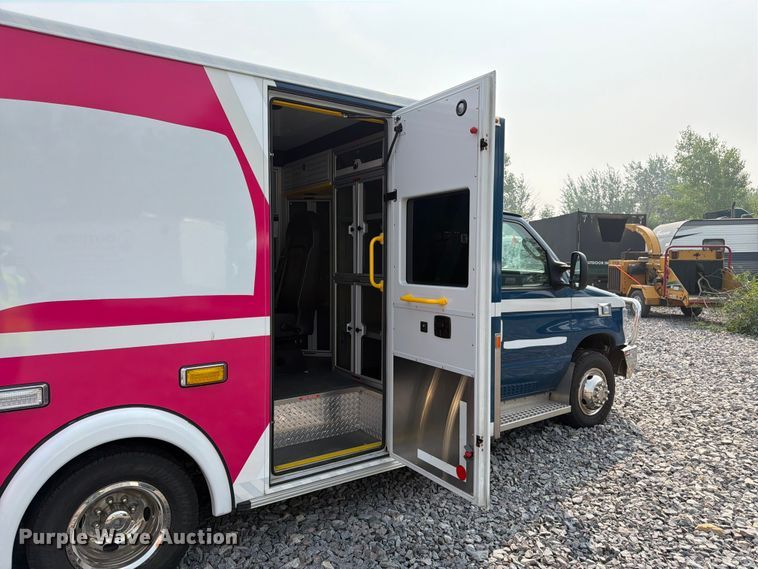 image for item YA4008 2025 Ford E450 ambulance