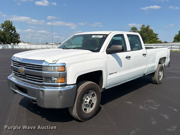 2016 Chevrolet Silverado 2500HD Crew Cab pickup truck