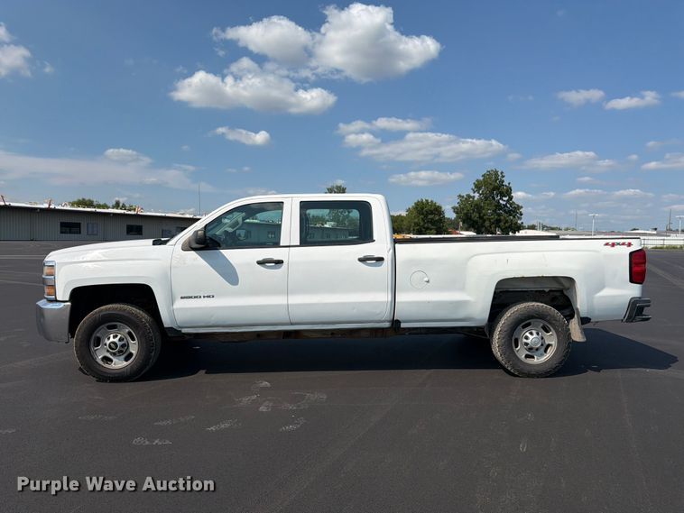 image for item YA4043 2016 Chevrolet Silverado 2500HD Crew Cab pickup truck