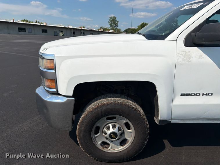 image for item YA4043 2016 Chevrolet Silverado 2500HD Crew Cab pickup truck