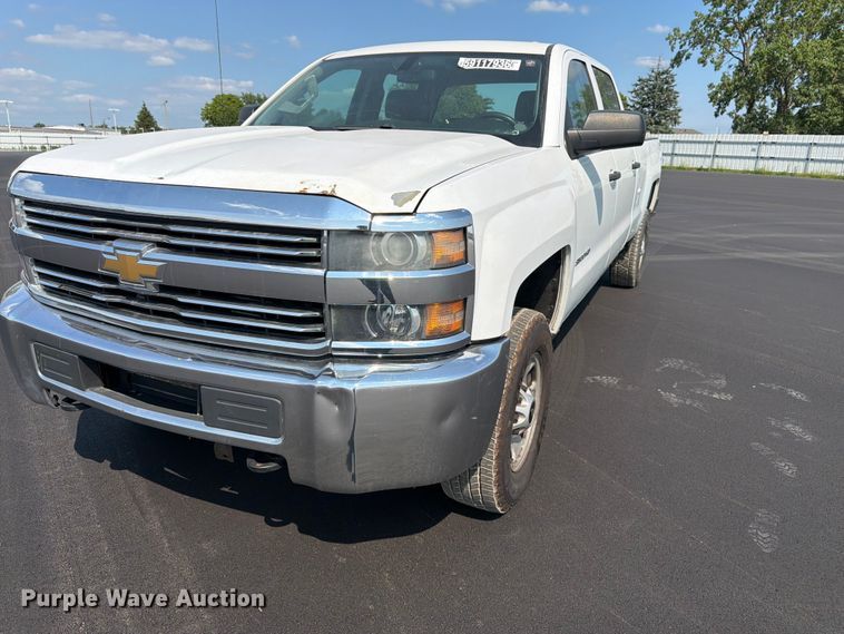 image for item YA4043 2016 Chevrolet Silverado 2500HD Crew Cab pickup truck