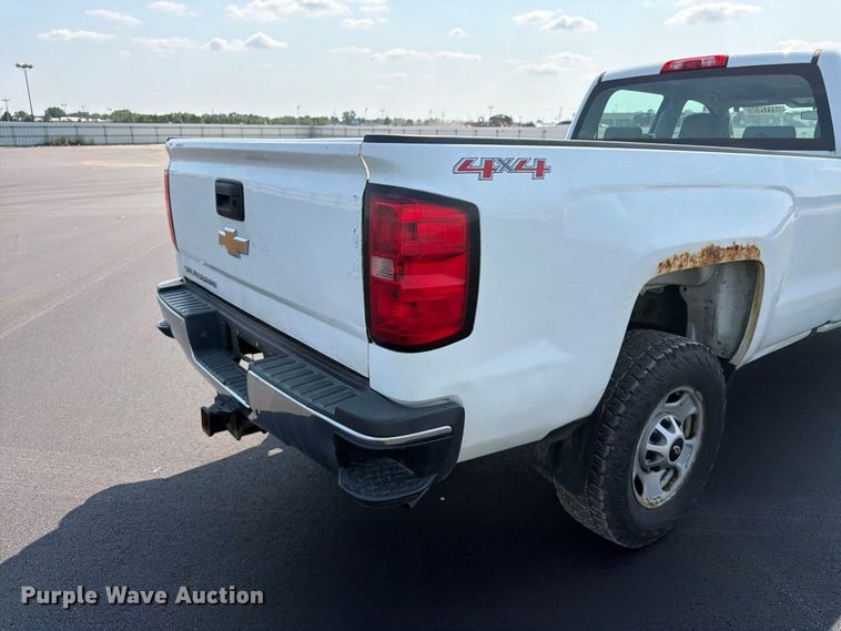 image for item YA4043 2016 Chevrolet Silverado 2500HD Crew Cab pickup truck