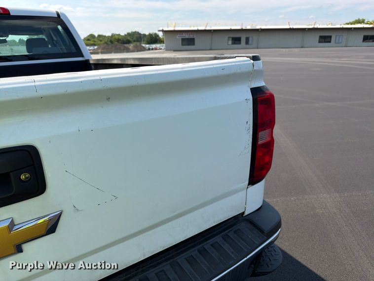 image for item YA4043 2016 Chevrolet Silverado 2500HD Crew Cab pickup truck