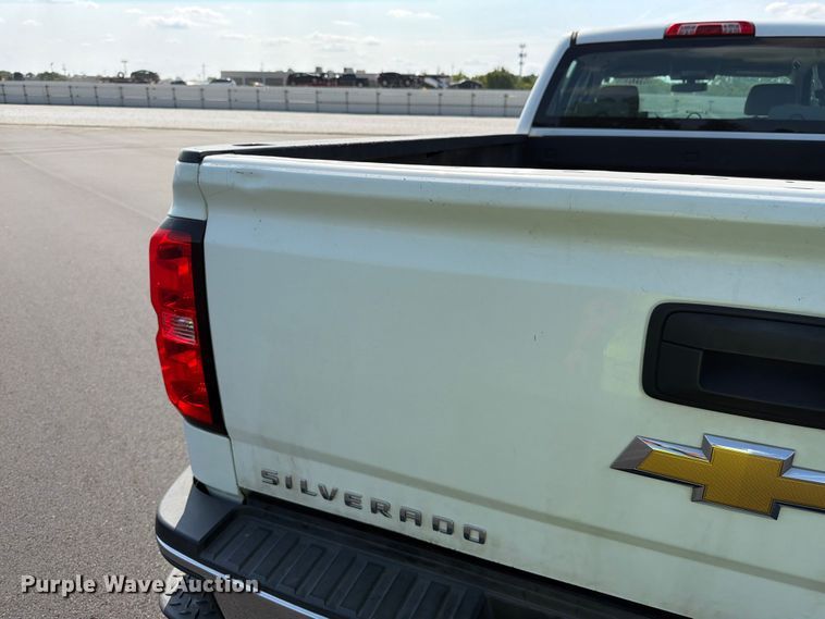 image for item YA4043 2016 Chevrolet Silverado 2500HD Crew Cab pickup truck