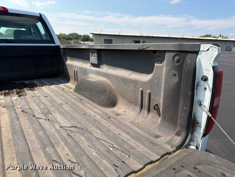 image for item YA4043 2016 Chevrolet Silverado 2500HD Crew Cab pickup truck