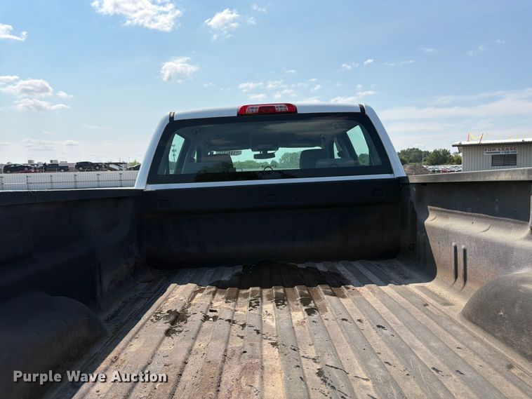 image for item YA4043 2016 Chevrolet Silverado 2500HD Crew Cab pickup truck