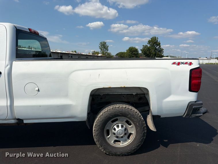 image for item YA4043 2016 Chevrolet Silverado 2500HD Crew Cab pickup truck