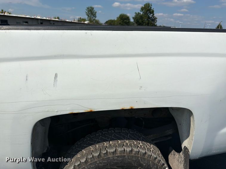 image for item YA4043 2016 Chevrolet Silverado 2500HD Crew Cab pickup truck