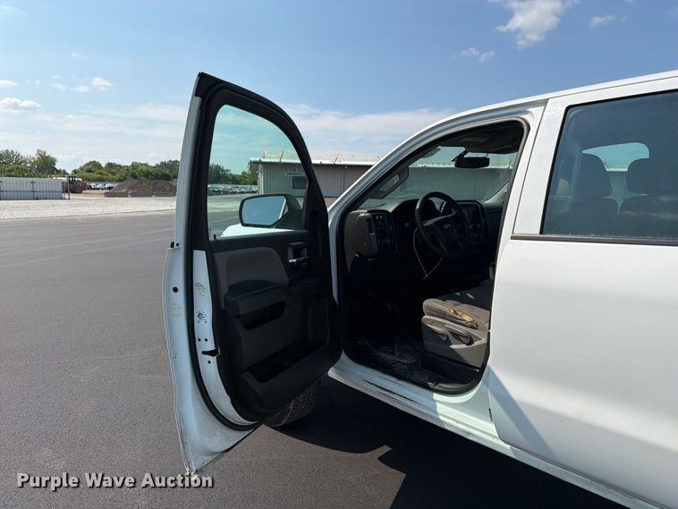 image for item YA4043 2016 Chevrolet Silverado 2500HD Crew Cab pickup truck