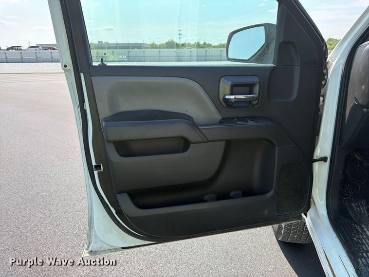 image for item YA4043 2016 Chevrolet Silverado 2500HD Crew Cab pickup truck
