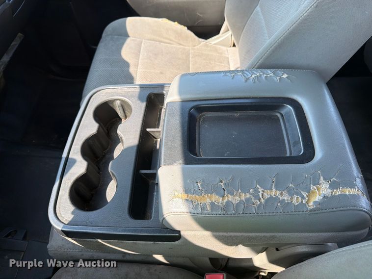 image for item YA4043 2016 Chevrolet Silverado 2500HD Crew Cab pickup truck