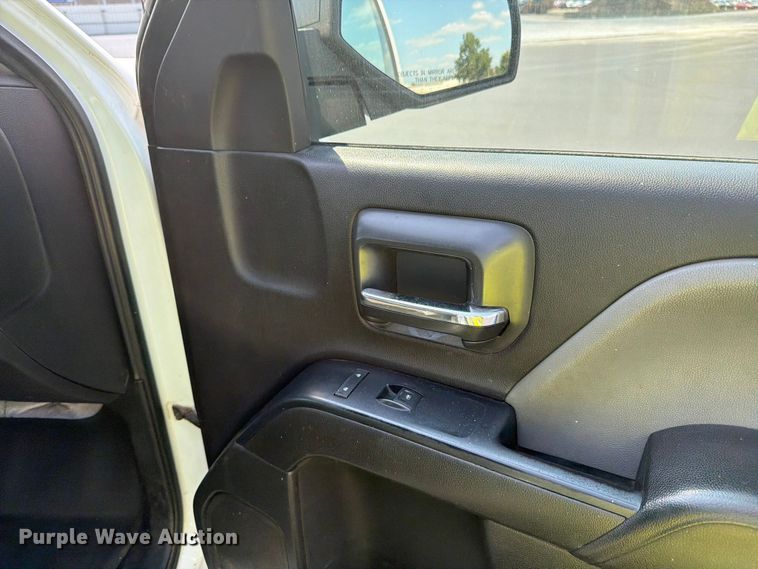 image for item YA4043 2016 Chevrolet Silverado 2500HD Crew Cab pickup truck