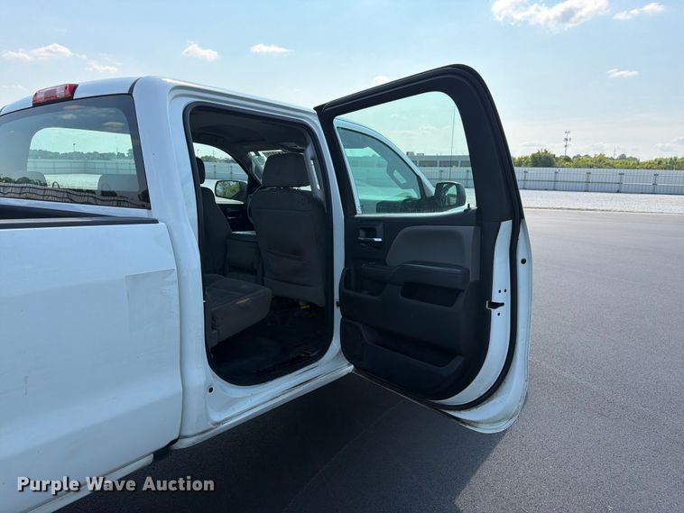 image for item YA4043 2016 Chevrolet Silverado 2500HD Crew Cab pickup truck