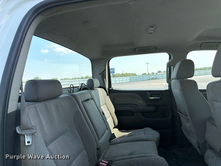 image for item YA4043 2016 Chevrolet Silverado 2500HD Crew Cab pickup truck