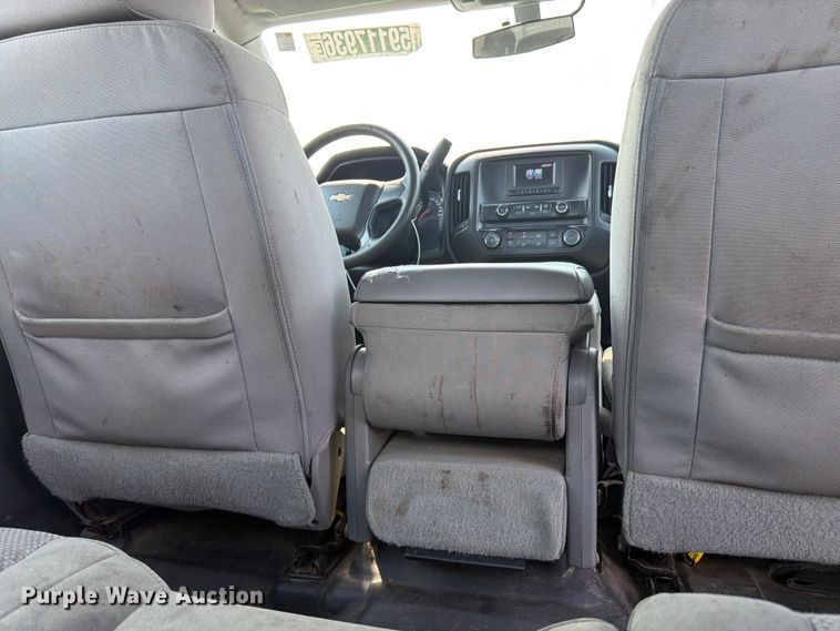 image for item YA4043 2016 Chevrolet Silverado 2500HD Crew Cab pickup truck