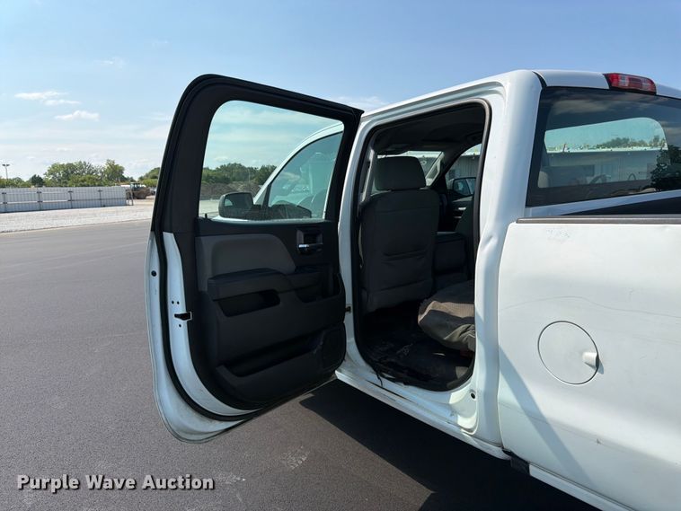 image for item YA4043 2016 Chevrolet Silverado 2500HD Crew Cab pickup truck