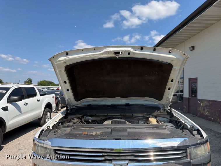 image for item YA4043 2016 Chevrolet Silverado 2500HD Crew Cab pickup truck
