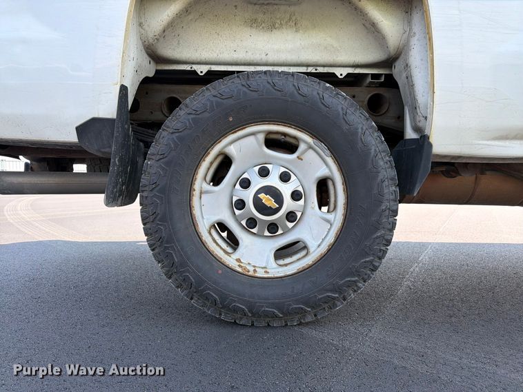 image for item YA4043 2016 Chevrolet Silverado 2500HD Crew Cab pickup truck