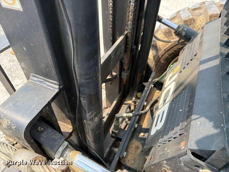 image for item YA4114 JCB 930 forklift
