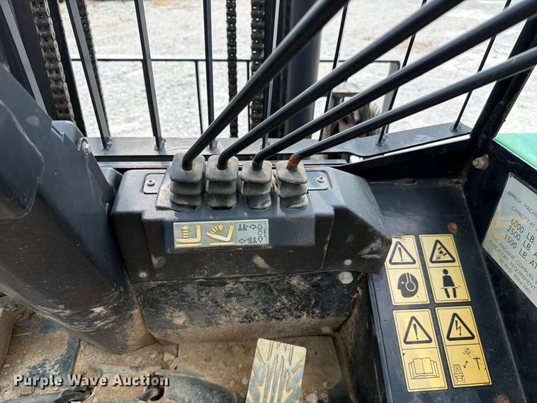 image for item YA4114 JCB 930 forklift