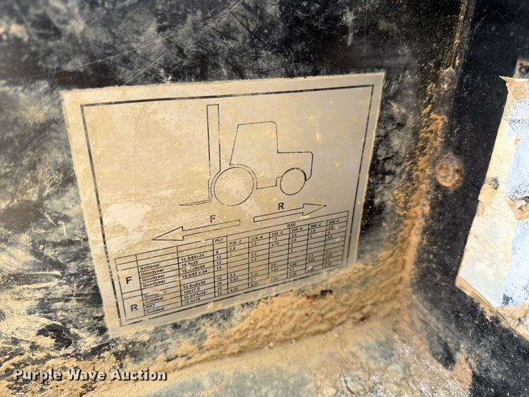 image for item YA4114 JCB 930 forklift