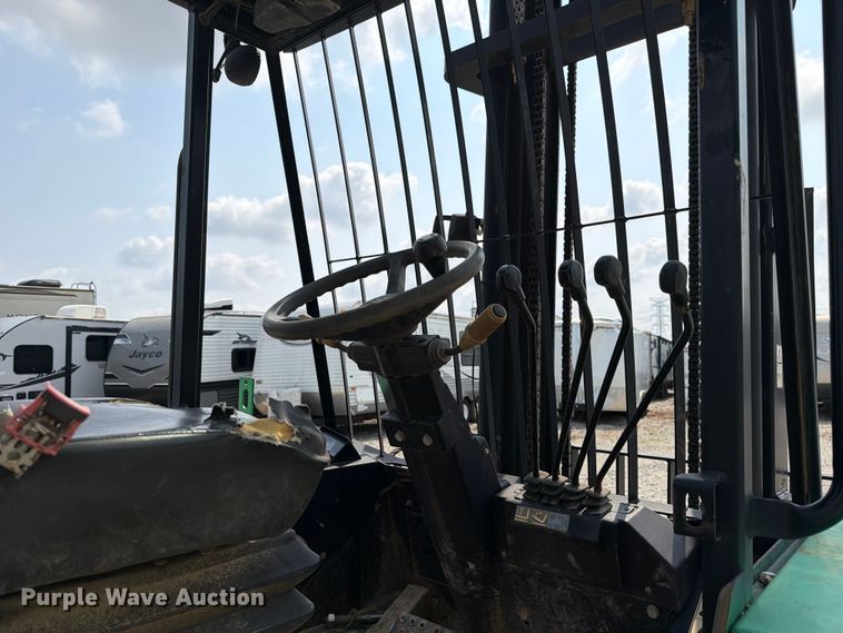 image for item YA4114 JCB 930 forklift