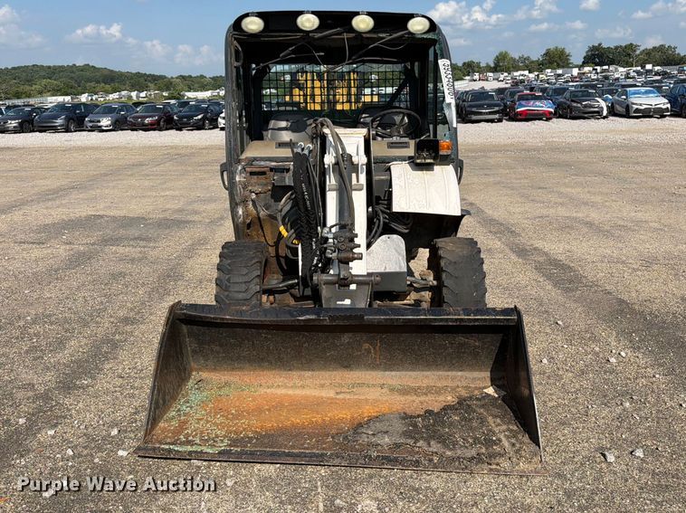 image for item YA4126 2005 Bobcat 5600 utility vehicle