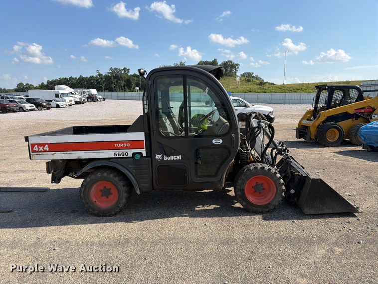 image for item YA4126 2005 Bobcat 5600 utility vehicle