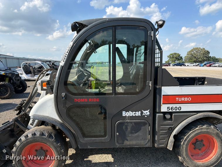 image for item YA4126 2005 Bobcat 5600 utility vehicle