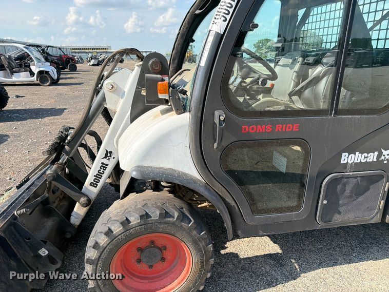 image for item YA4126 2005 Bobcat 5600 utility vehicle