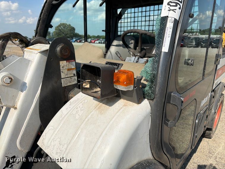 image for item YA4126 2005 Bobcat 5600 utility vehicle