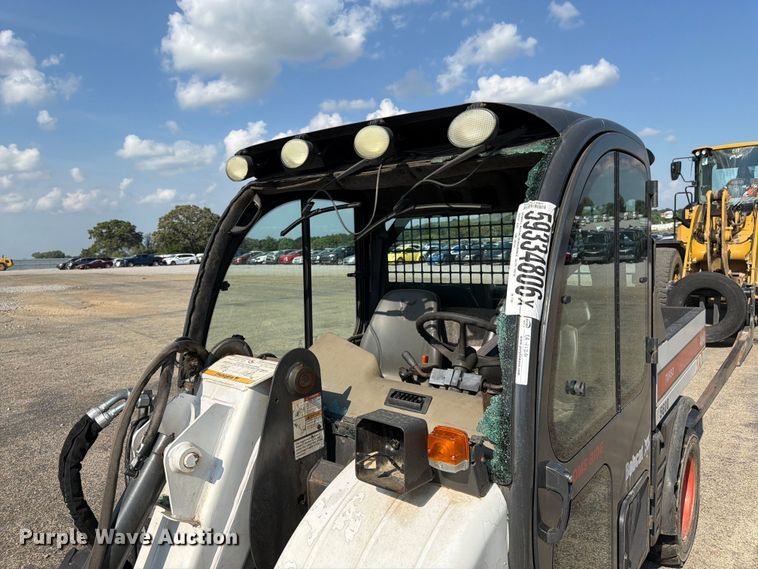 image for item YA4126 2005 Bobcat 5600 utility vehicle