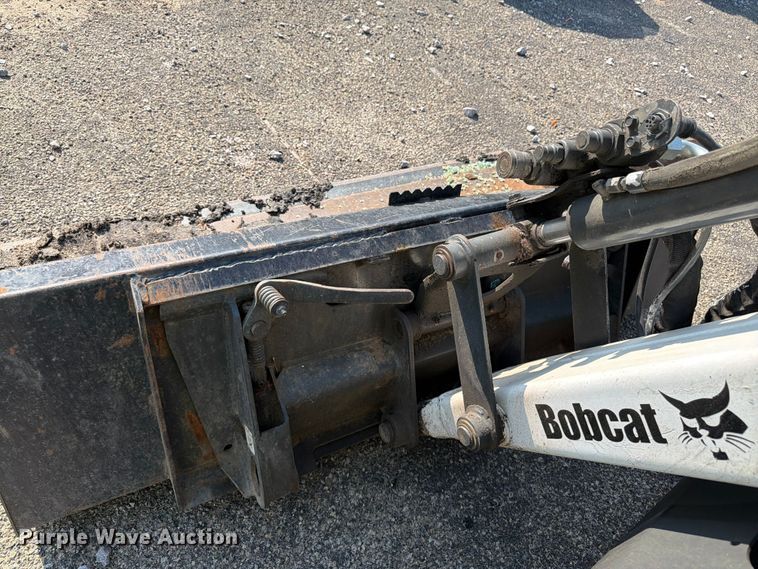 image for item YA4126 2005 Bobcat 5600 utility vehicle