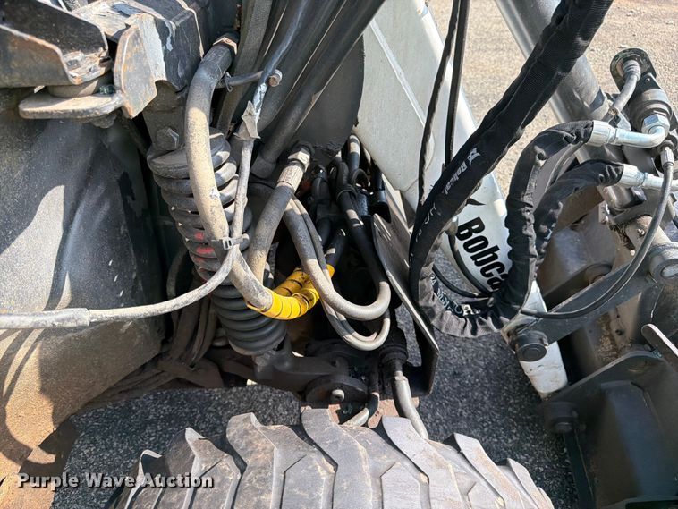 image for item YA4126 2005 Bobcat 5600 utility vehicle