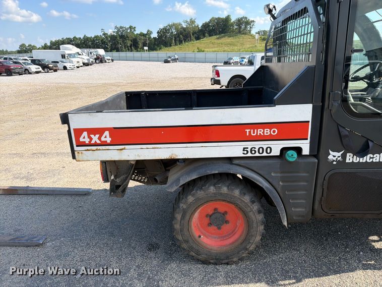 image for item YA4126 2005 Bobcat 5600 utility vehicle