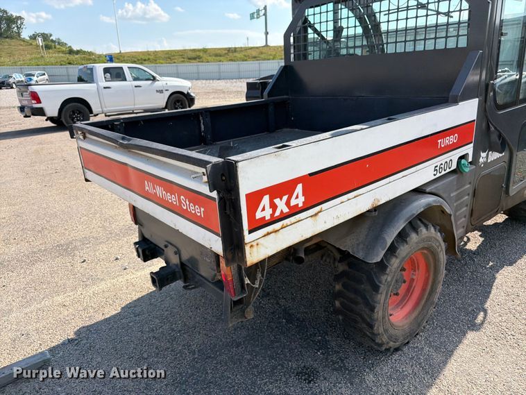 image for item YA4126 2005 Bobcat 5600 utility vehicle