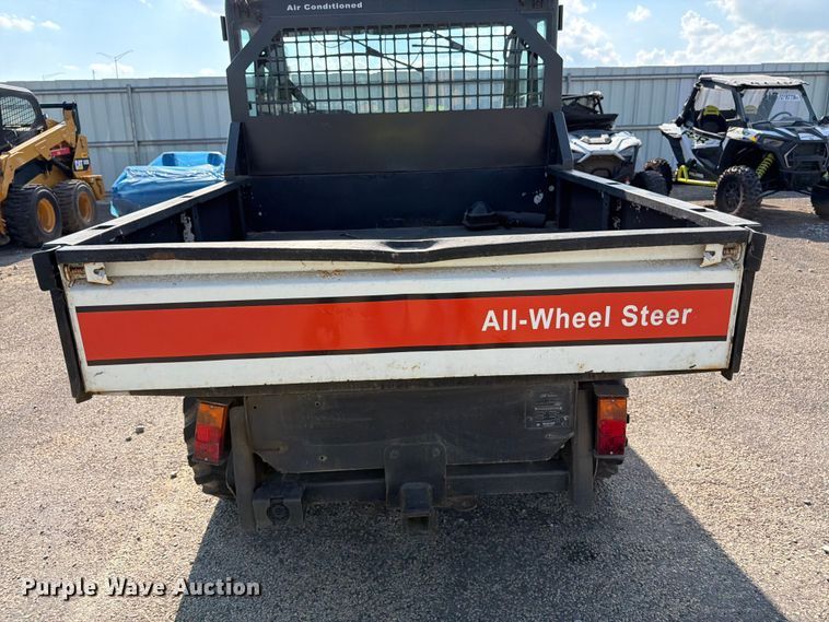 image for item YA4126 2005 Bobcat 5600 utility vehicle