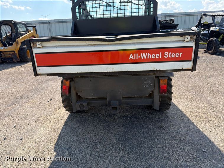 image for item YA4126 2005 Bobcat 5600 utility vehicle
