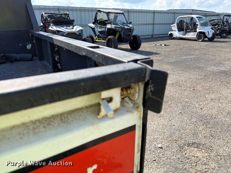 image for item YA4126 2005 Bobcat 5600 utility vehicle