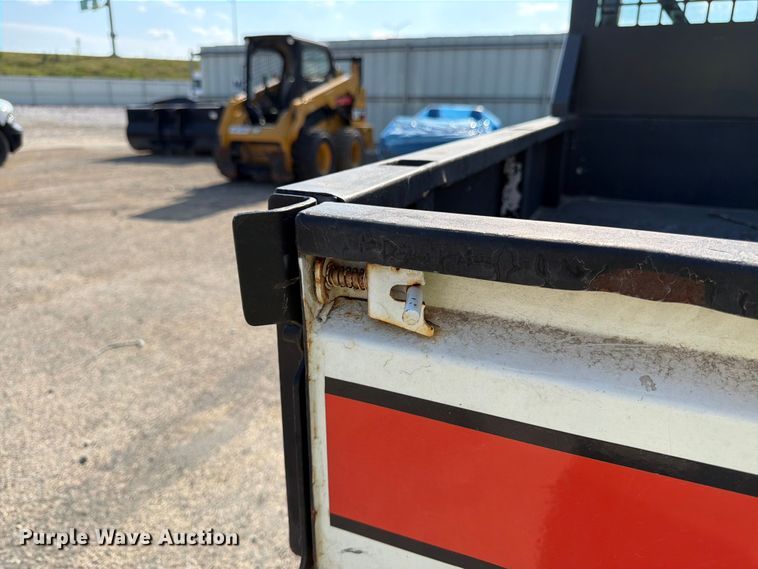 image for item YA4126 2005 Bobcat 5600 utility vehicle