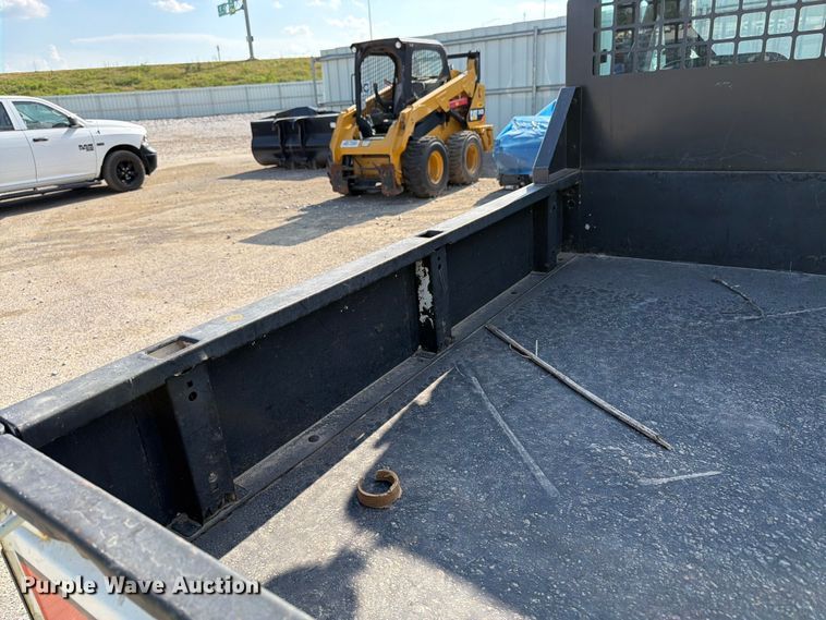 image for item YA4126 2005 Bobcat 5600 utility vehicle