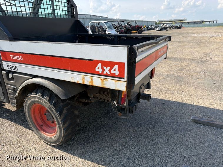 image for item YA4126 2005 Bobcat 5600 utility vehicle