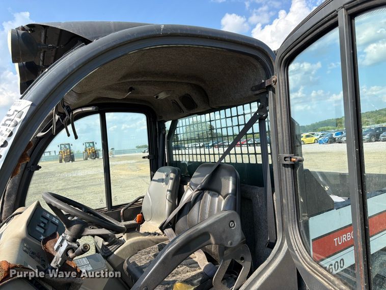image for item YA4126 2005 Bobcat 5600 utility vehicle