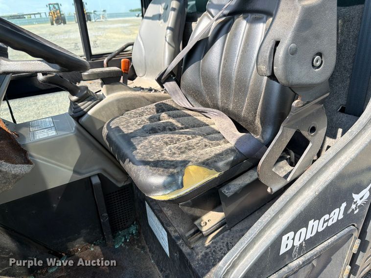 image for item YA4126 2005 Bobcat 5600 utility vehicle